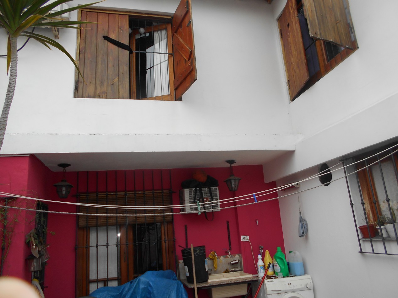 CASA 4 AMB EN PH VENDE CASTELAR 