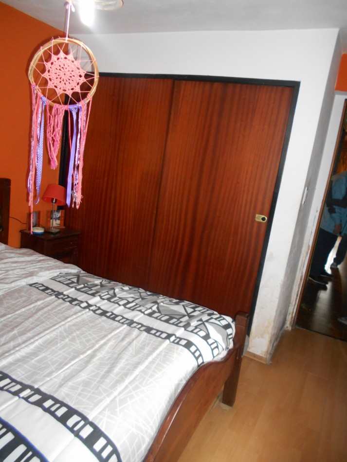 CASA 4 AMB EN PH VENDE CASTELAR 