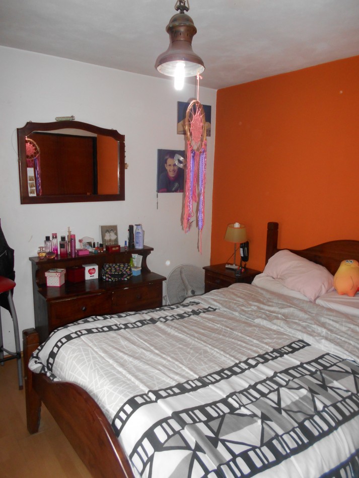 CASA 4 AMB EN PH VENDE CASTELAR 