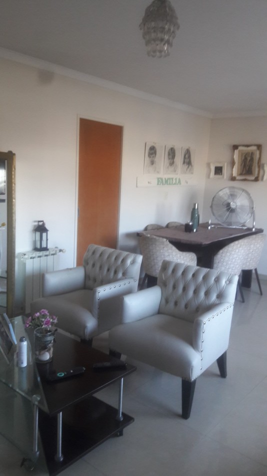 DEPARTAMENTO DE 4 AMB VENDE CASTELAR