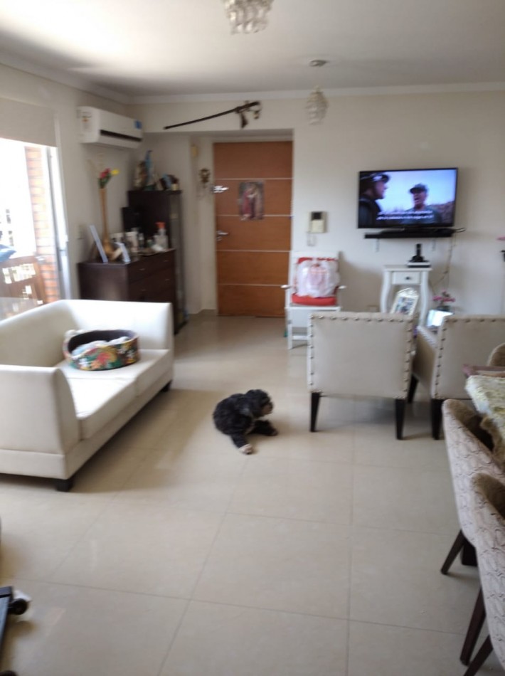 DEPARTAMENTO DE 4 AMB VENDE CASTELAR