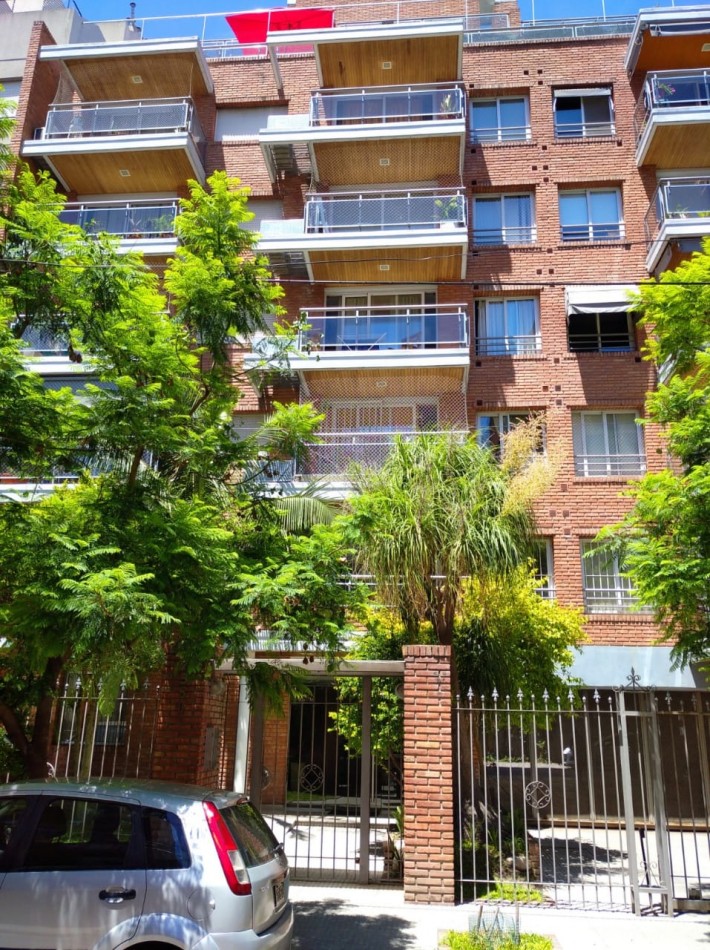 DEPARTAMENTO DE 4 AMB VENDE CASTELAR