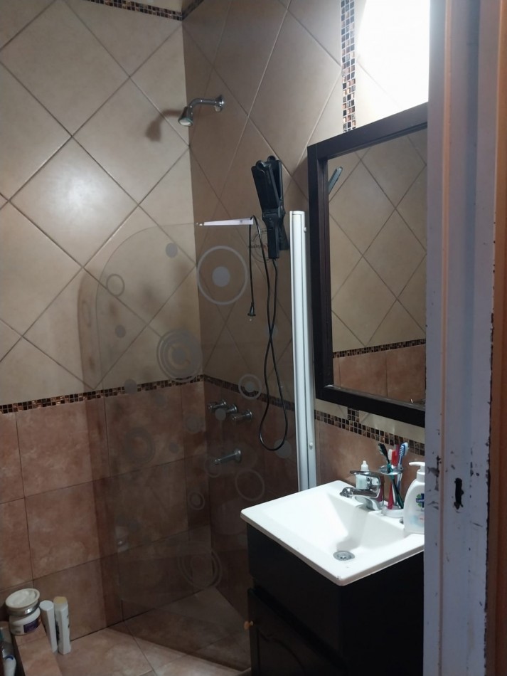 PH DE 3 AMBIENTES VENDE CASTELAR