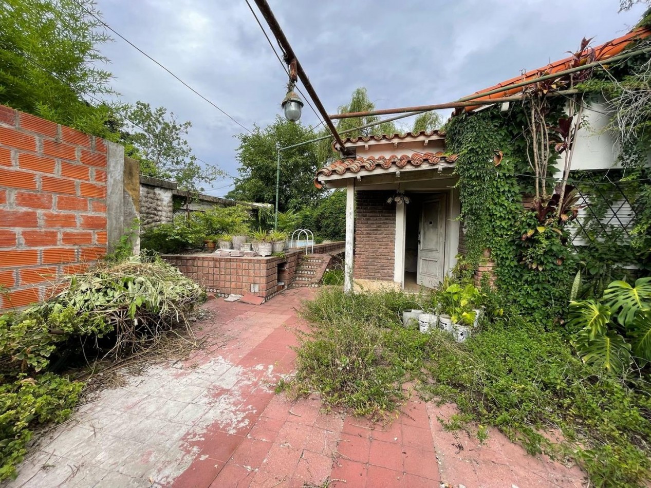 LOTE DE TERRENO IDEAL INVERSOR  VENDE CASTELAR