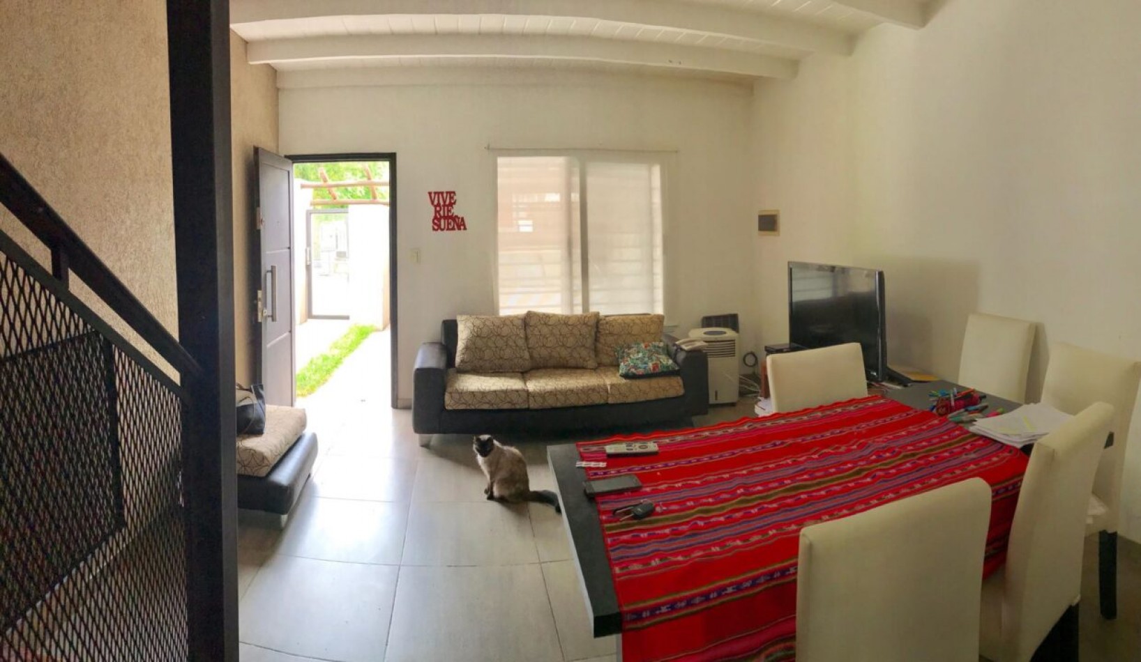 DUPLEX 4 AMB 4C/EST CASTELAR VENDE