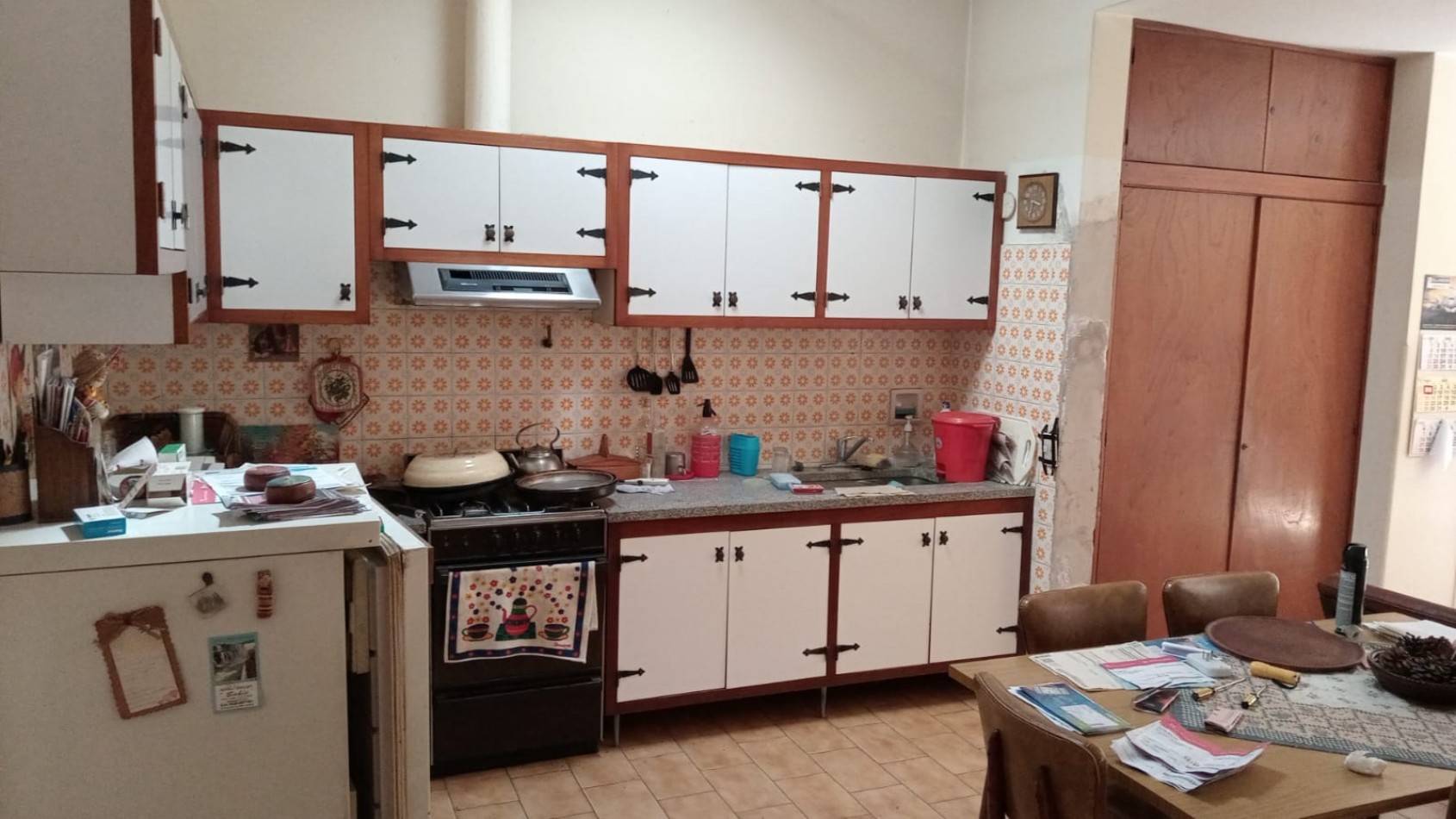 CHALET DE 4 AMB VENDE CASTELAR 