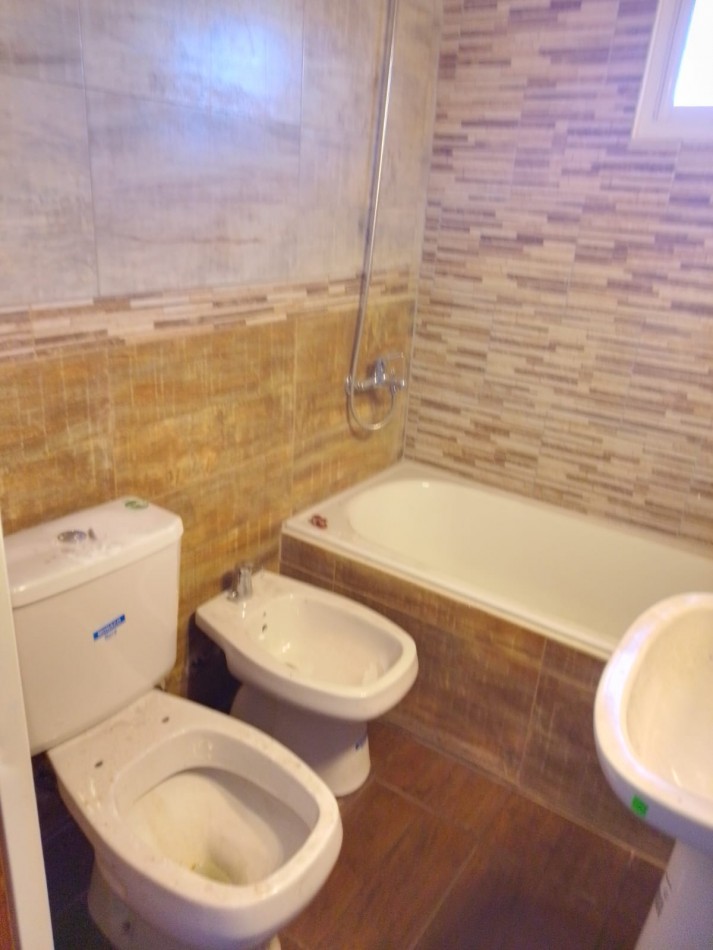 DEPARTAMENTO 2 AMB ALQUILA CASTELAR