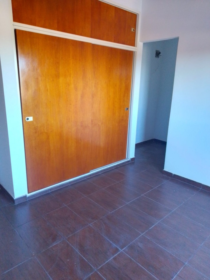 DEPARTAMENTO 2 AMB ALQUILA CASTELAR