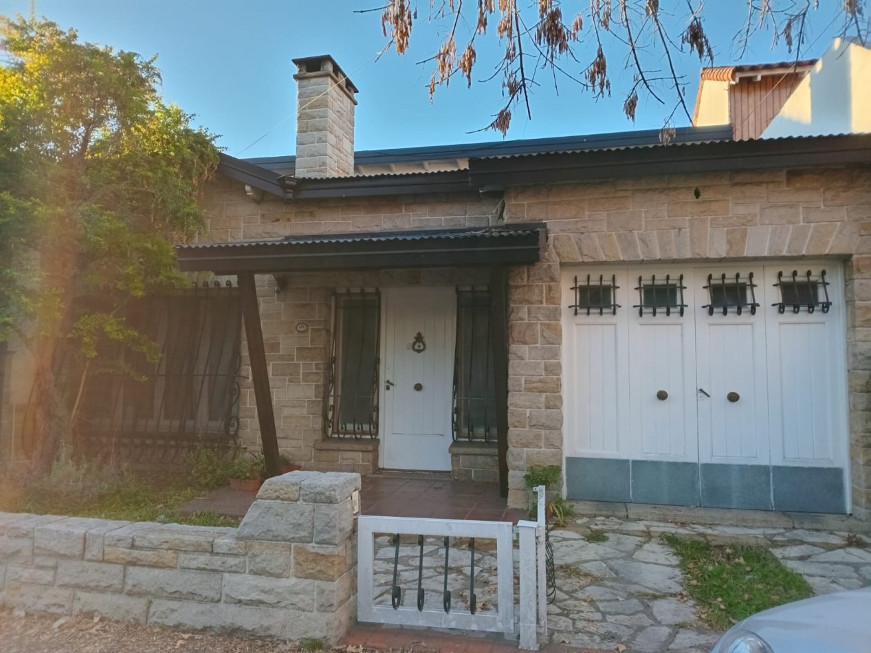 CASA DE 4 AMB ALQUILA CASTELAR 