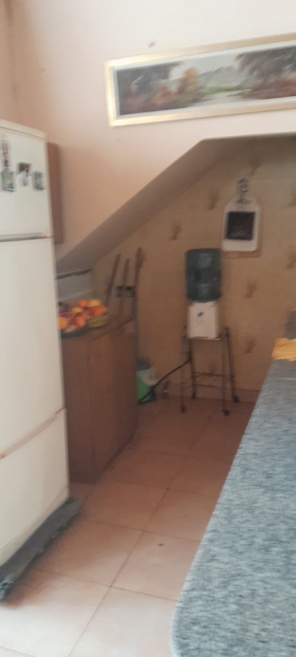 CASA AMERICANA  3 AMB VENDE CASTELAR