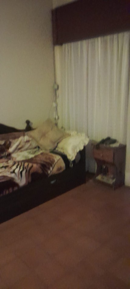 CASA AMERICANA  3 AMB VENDE CASTELAR