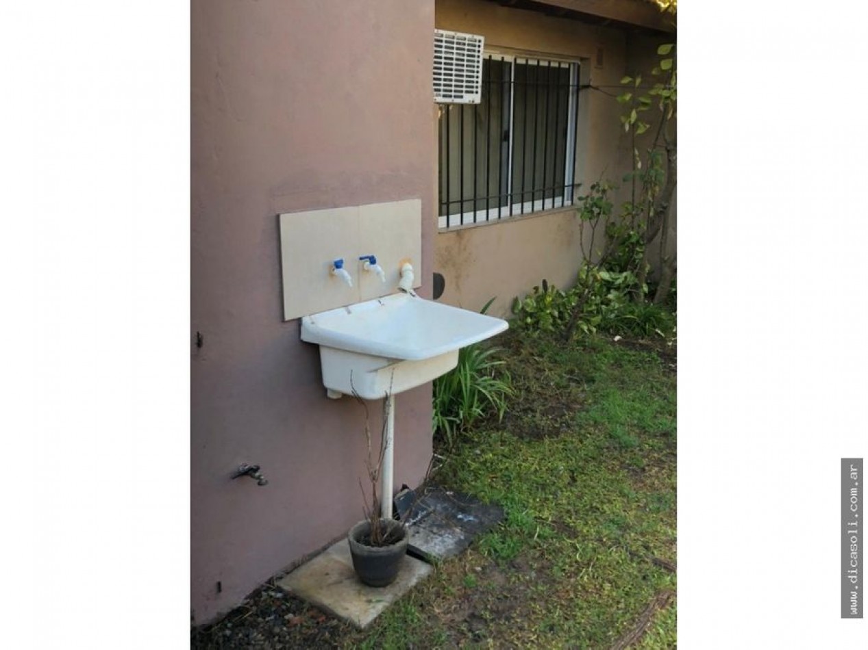 CHALET 4 AMB VENDE CASTELAR 