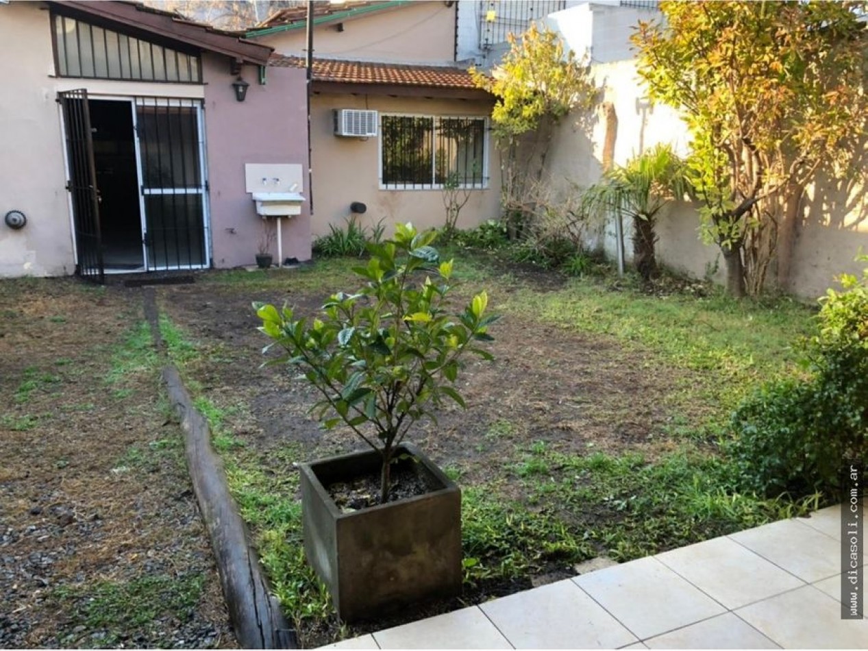 CHALET 4 AMB VENDE CASTELAR 