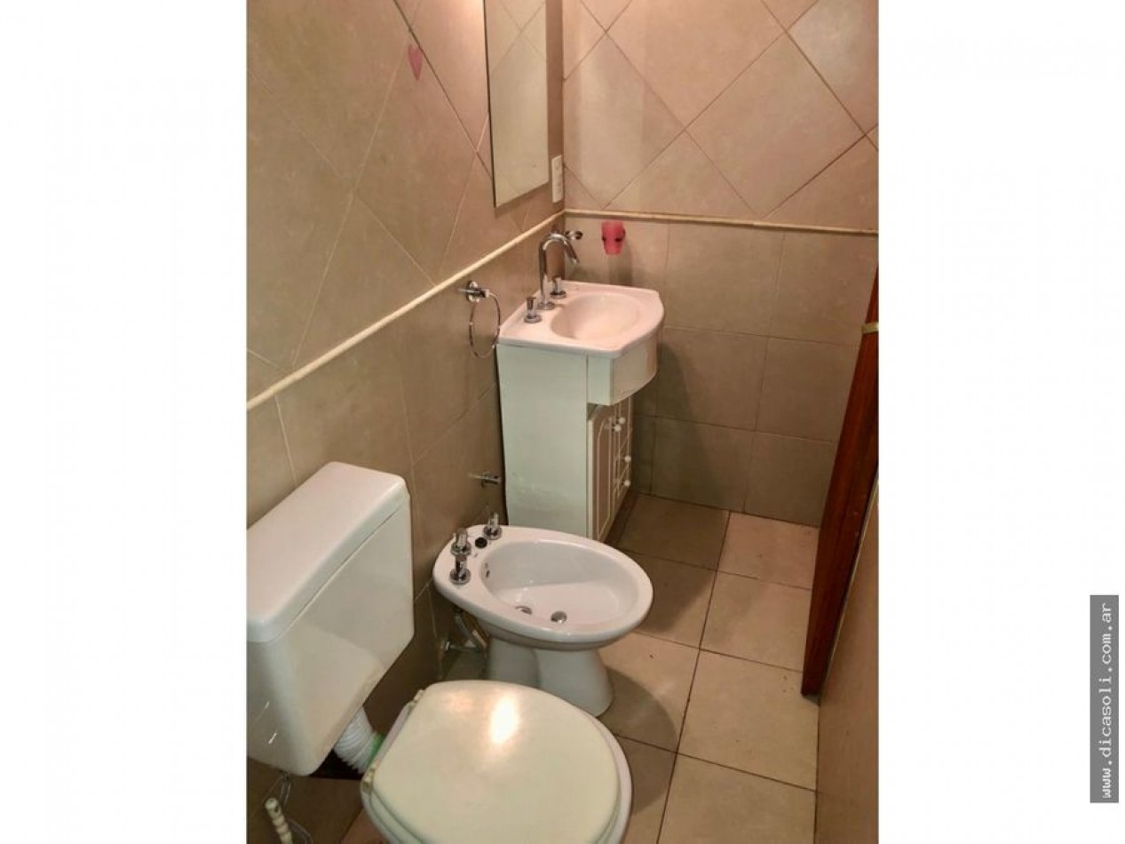 CHALET 4 AMB VENDE CASTELAR 