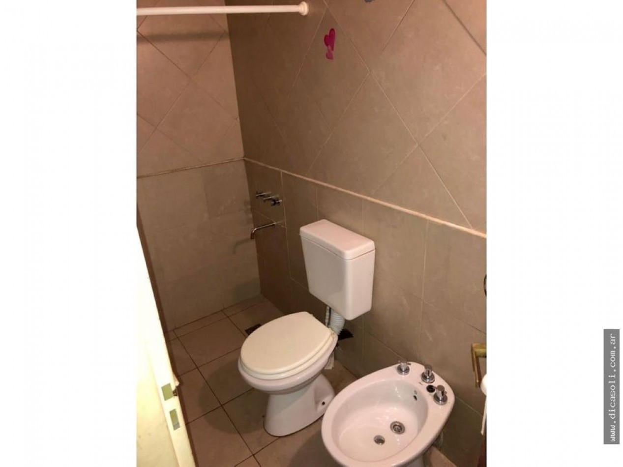 CHALET 4 AMB VENDE CASTELAR 