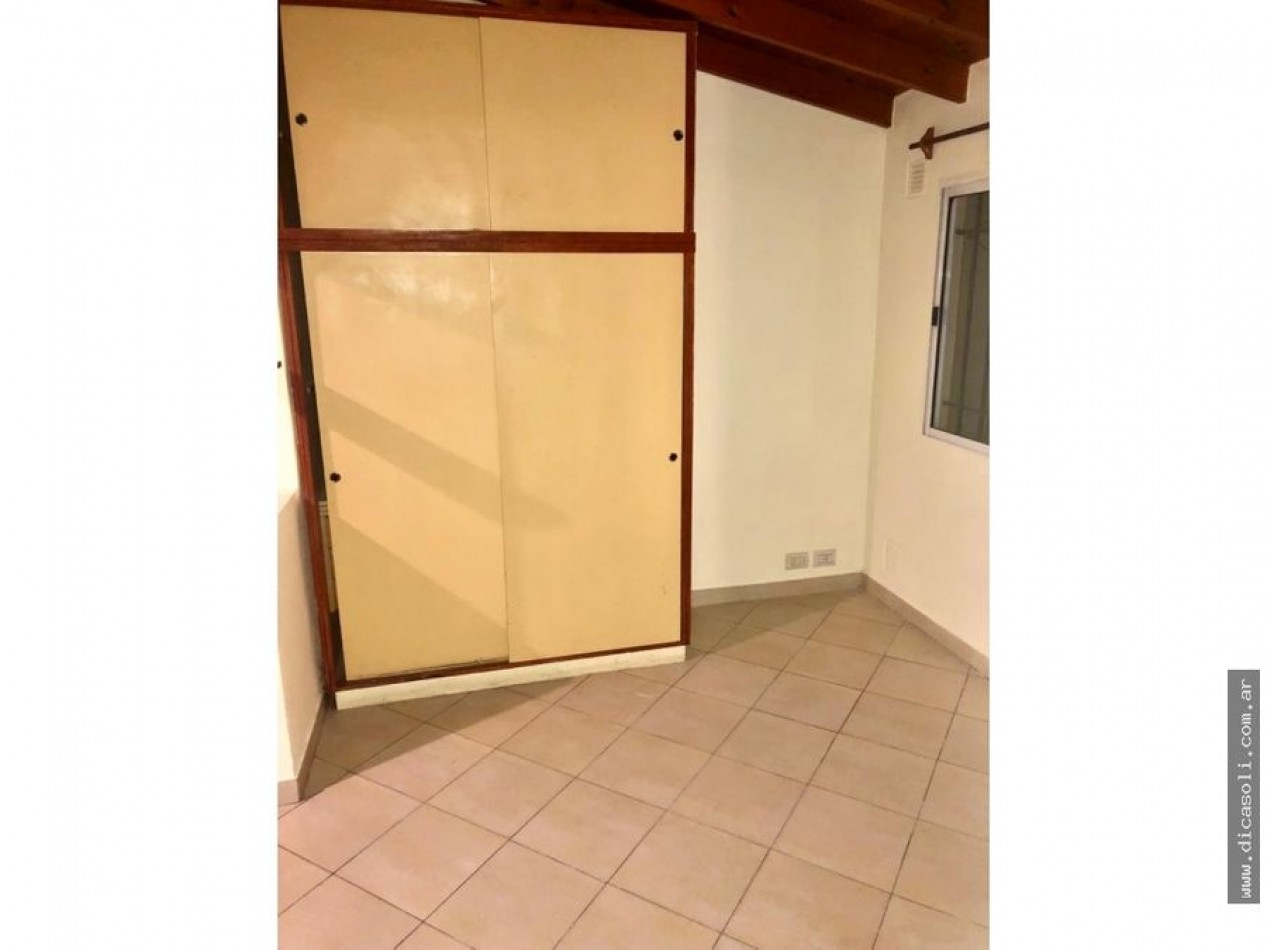 CHALET 4 AMB VENDE CASTELAR 
