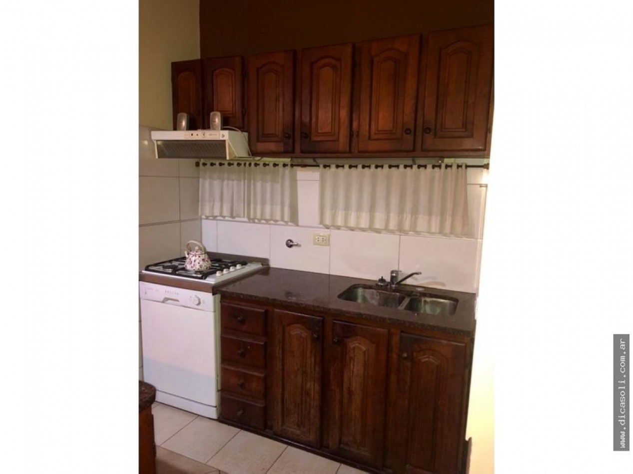 CHALET 4 AMB VENDE CASTELAR 