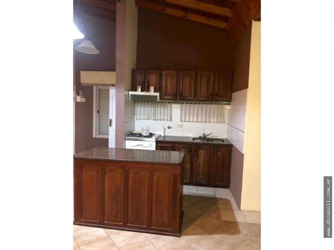 CHALET 4 AMB VENDE CASTELAR 