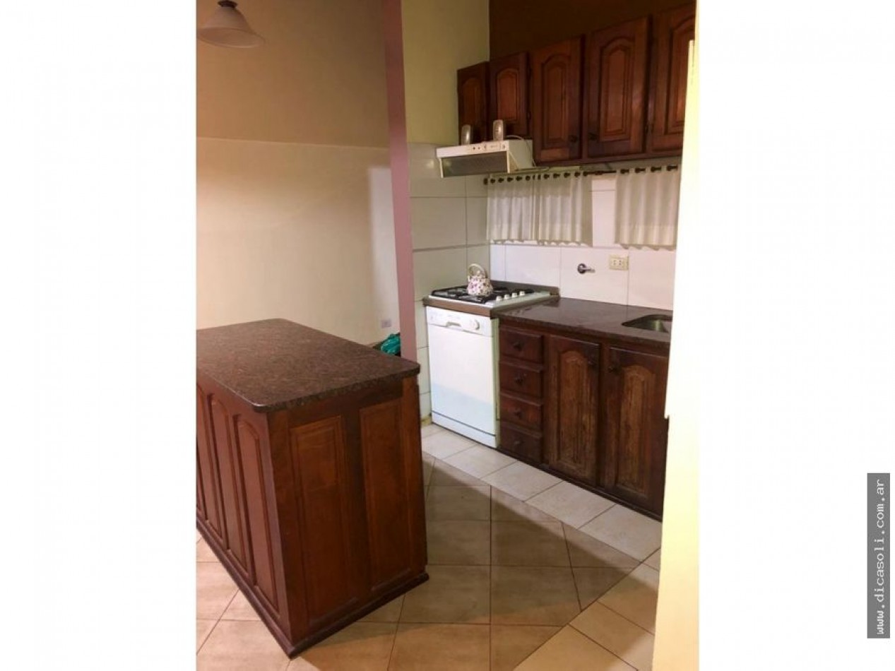CHALET 4 AMB VENDE CASTELAR 