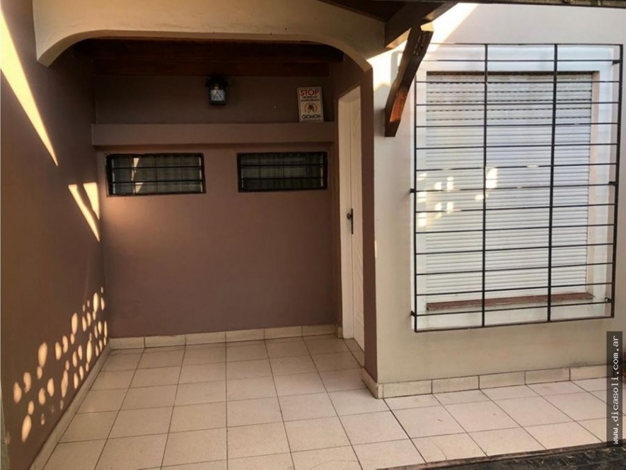 CHALET 4 AMB VENDE CASTELAR 