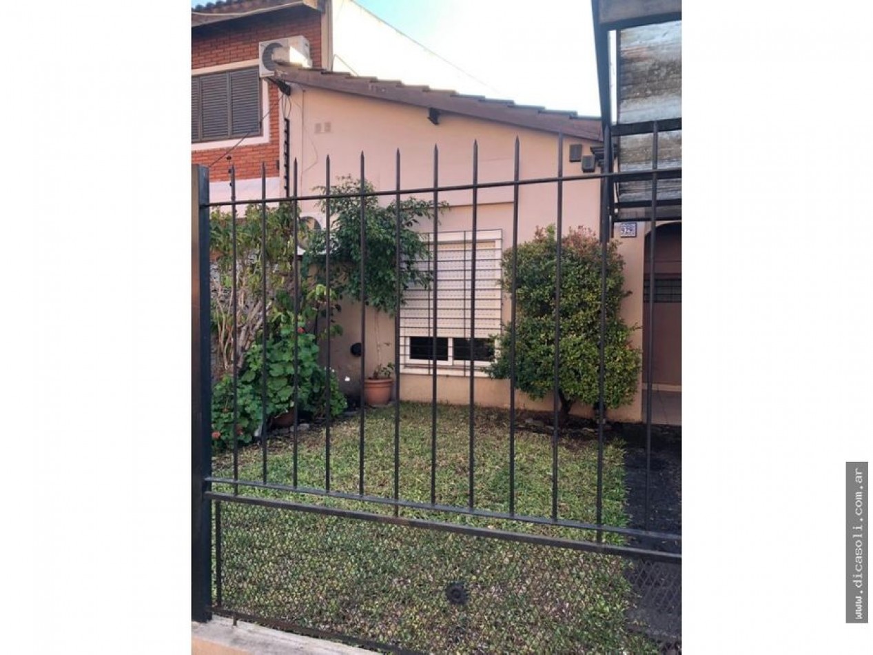 CHALET 4 AMB VENDE CASTELAR 