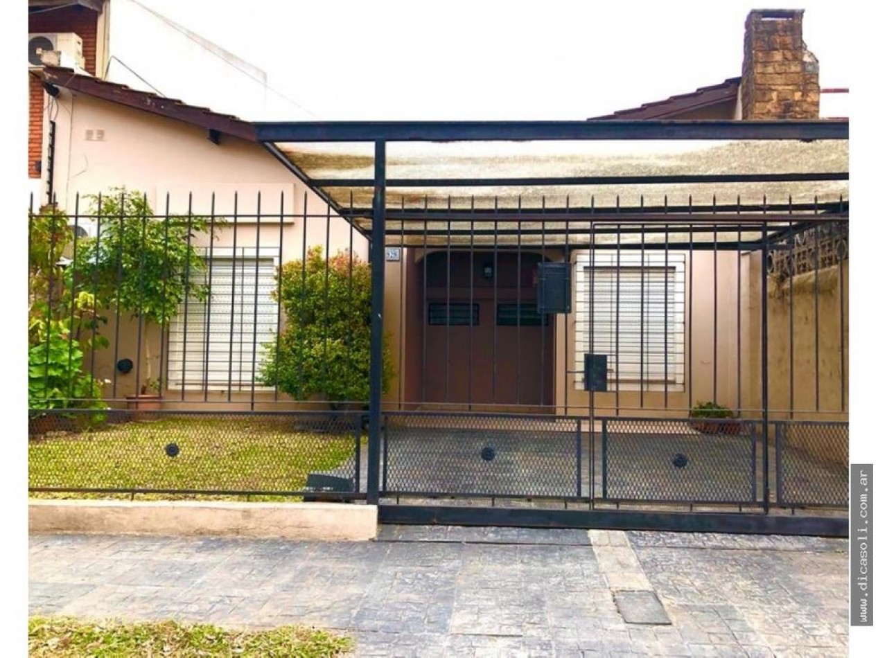 CHALET 4 AMB VENDE CASTELAR 