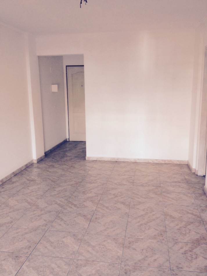 MONOAMBIENTE 1 1/2  ALQUILA CASTELAR 