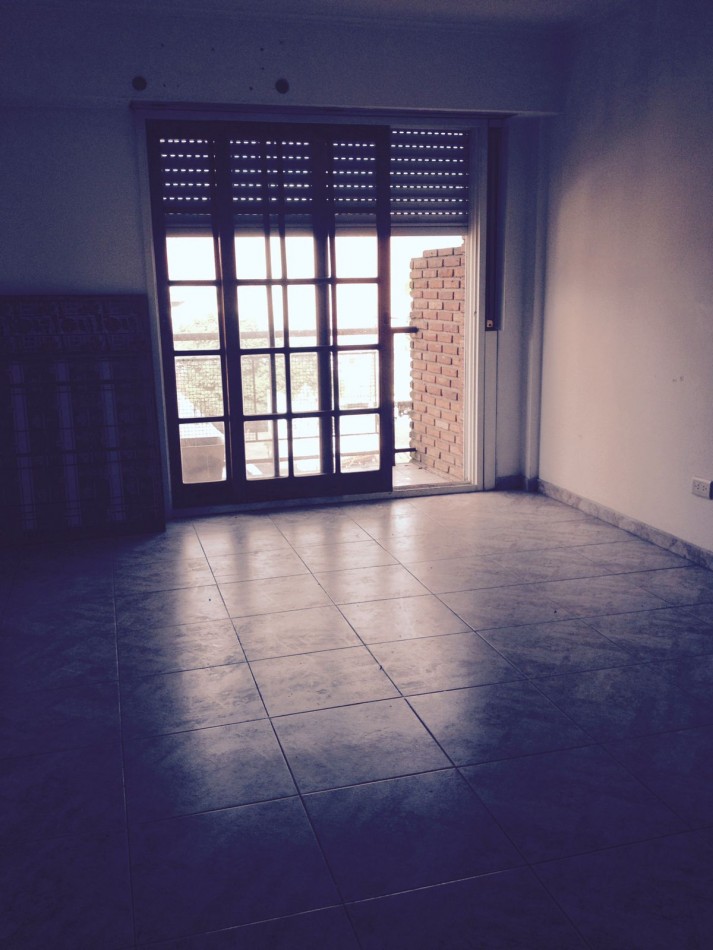 MONOAMBIENTE 1 1/2  ALQUILA CASTELAR 