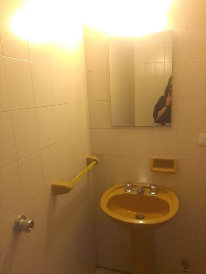 LOCAL 70 M2 VENDE CASTELAR