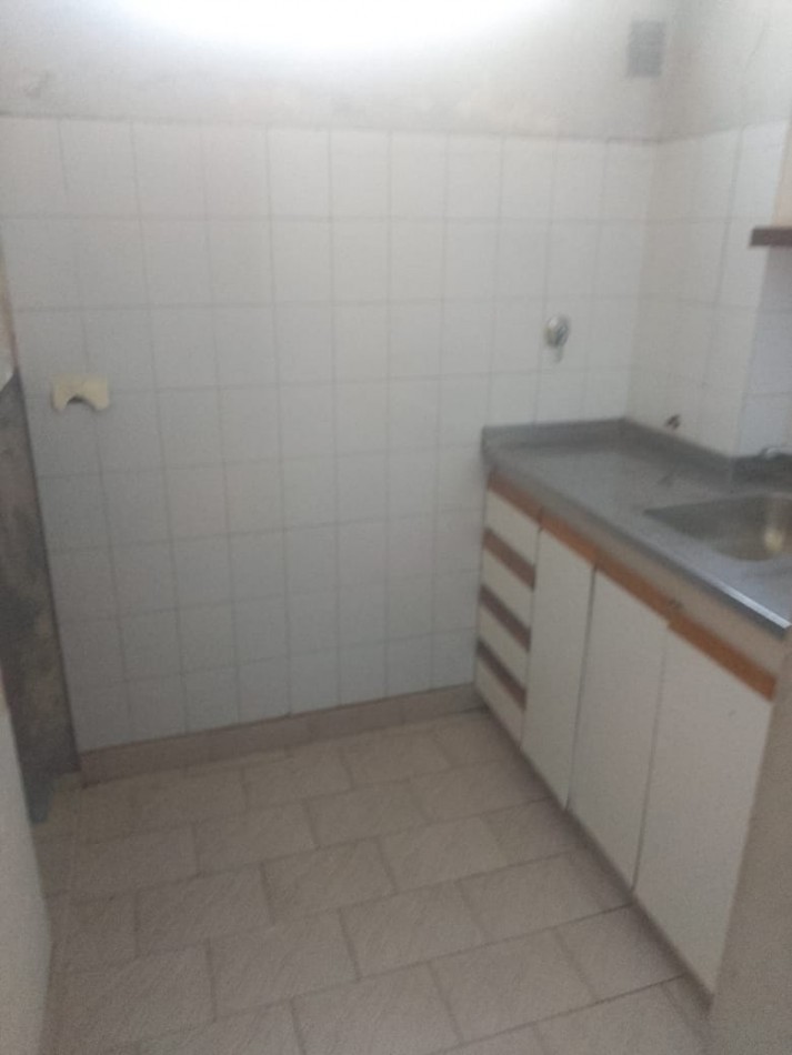 LOCAL 70 M2 VENDE CASTELAR