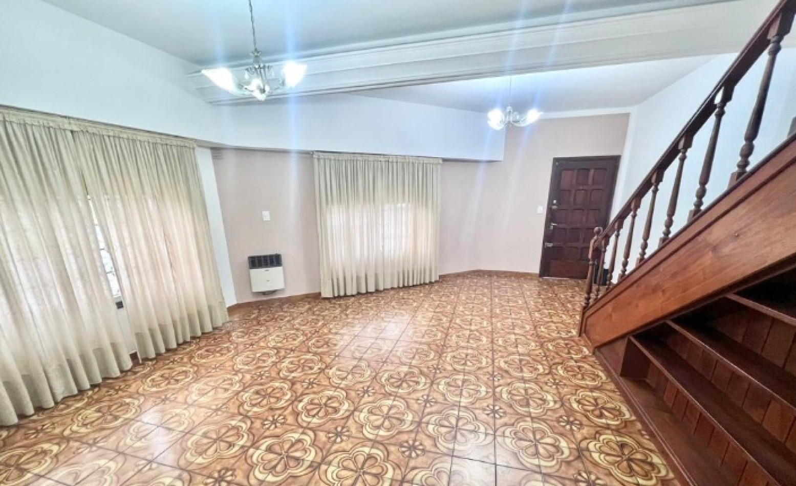 DEPARTAMENTO 5 AMB VENDE CASTELAR 