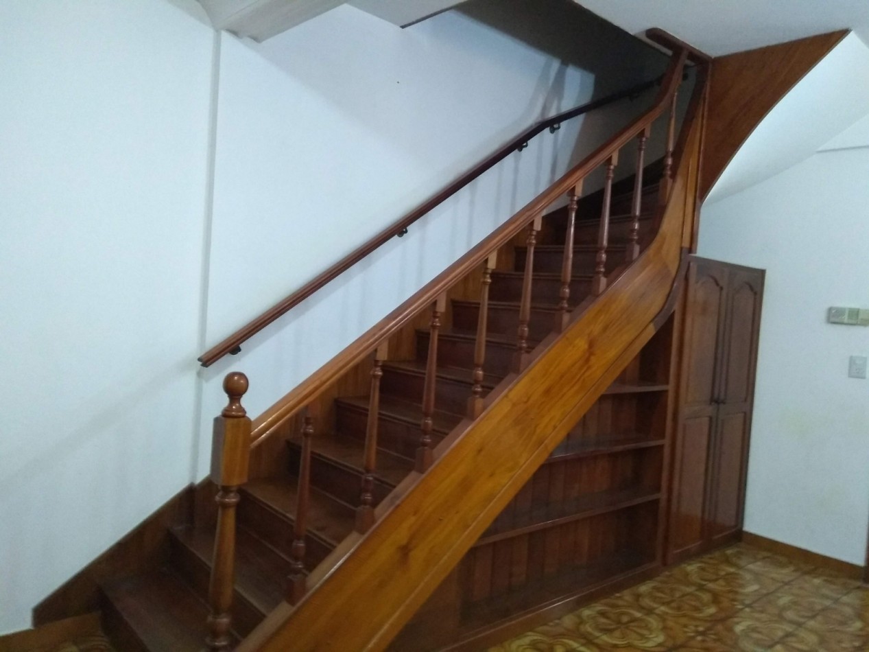 DEPARTAMENTO 5 AMB VENDE CASTELAR 
