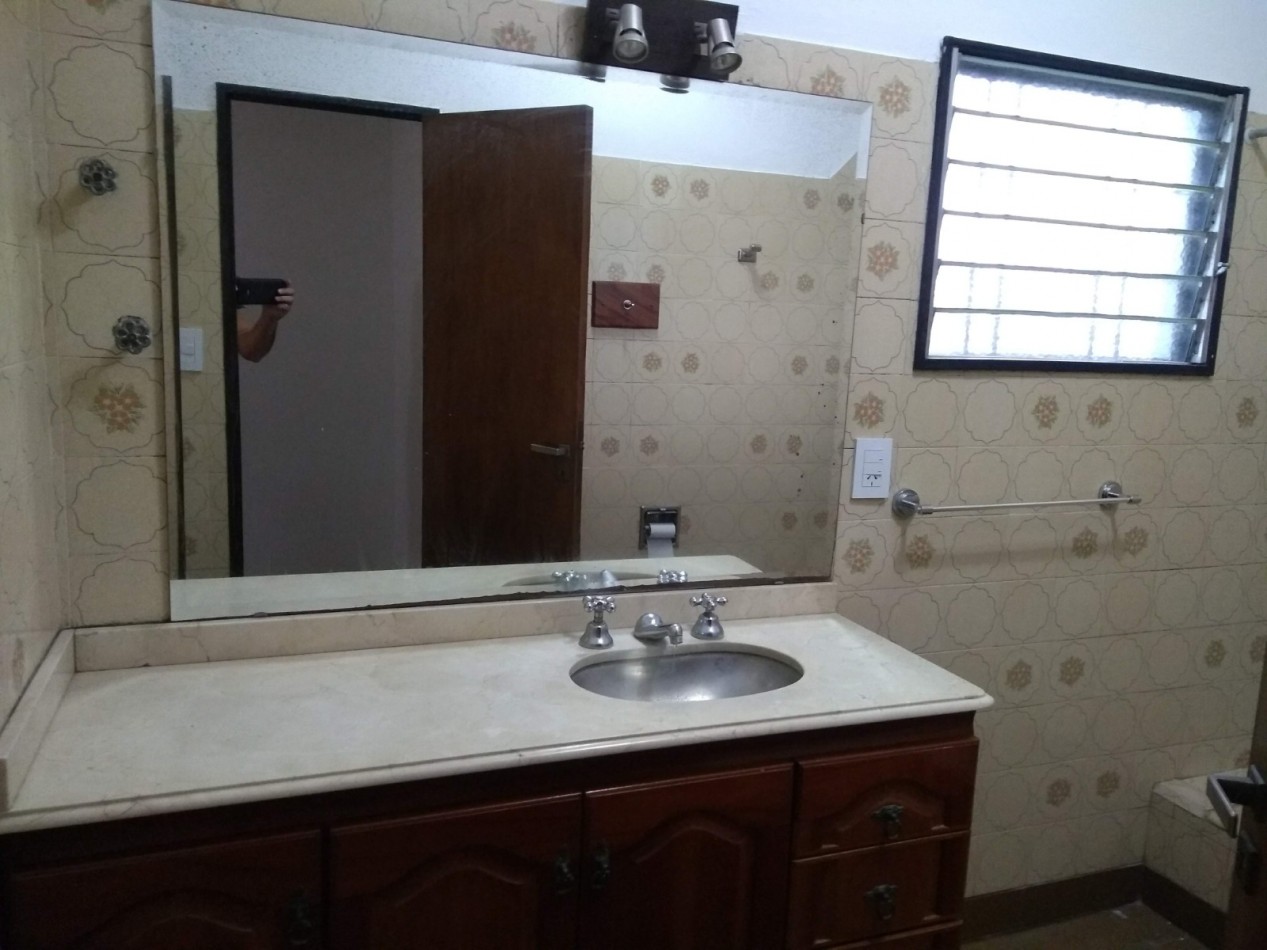 DEPARTAMENTO 5 AMB VENDE CASTELAR 