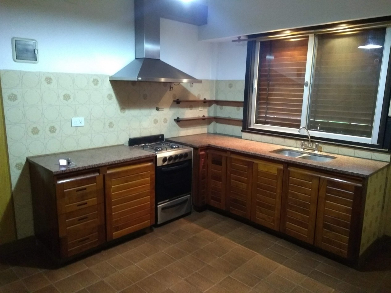 DEPARTAMENTO 5 AMB VENDE CASTELAR 