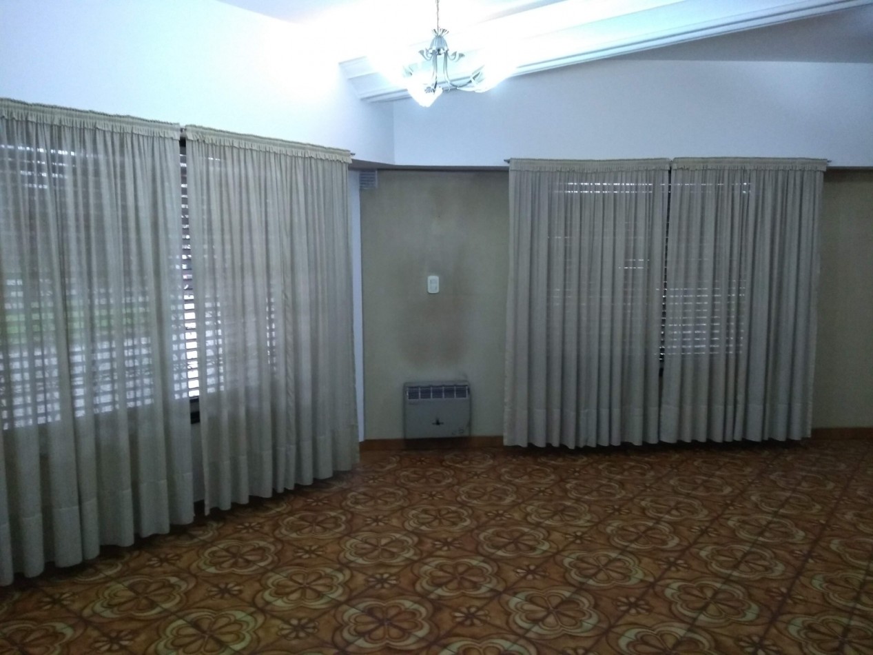 DEPARTAMENTO 5 AMB VENDE CASTELAR 