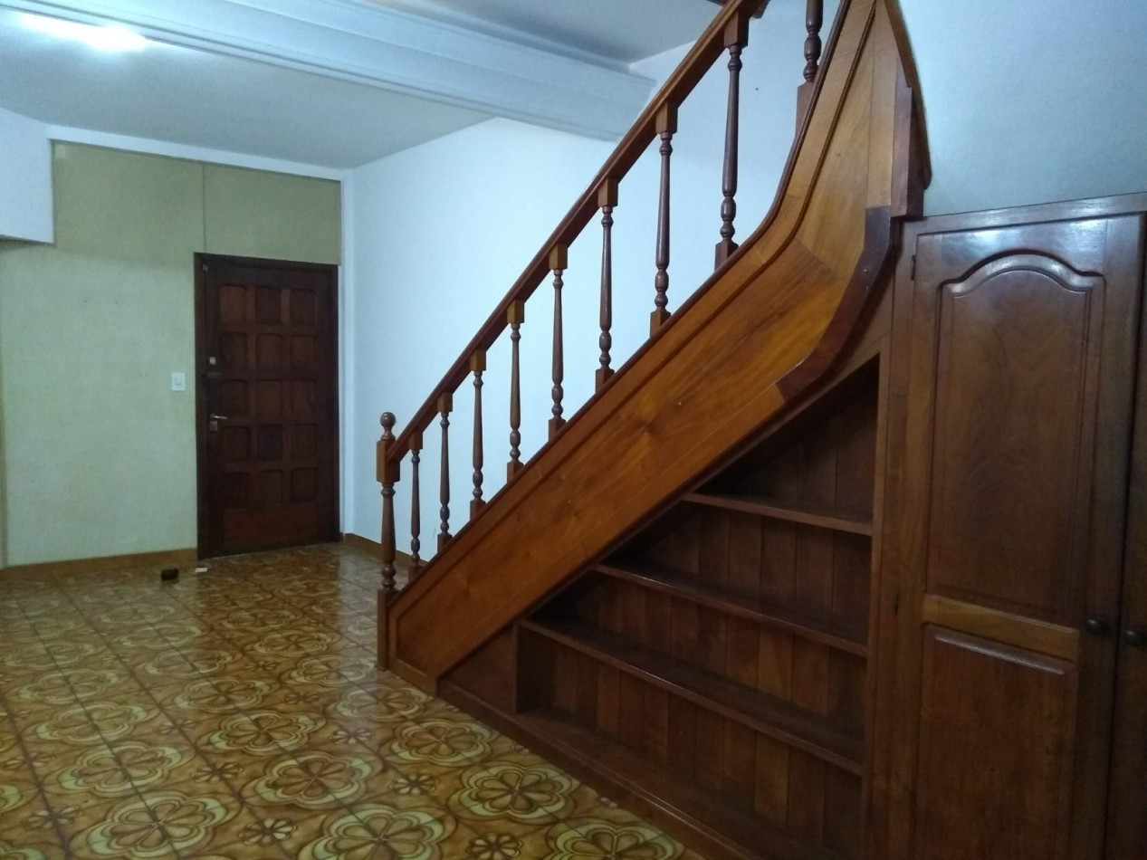 DEPARTAMENTO 5 AMB VENDE CASTELAR 
