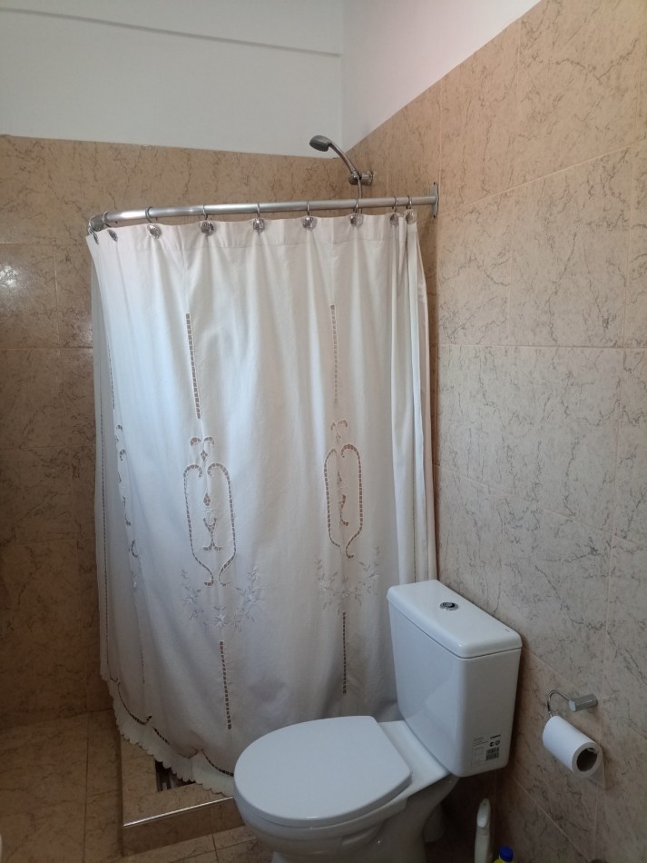 DEPARTAMENTO 5 AMB VENDE CASTELAR 