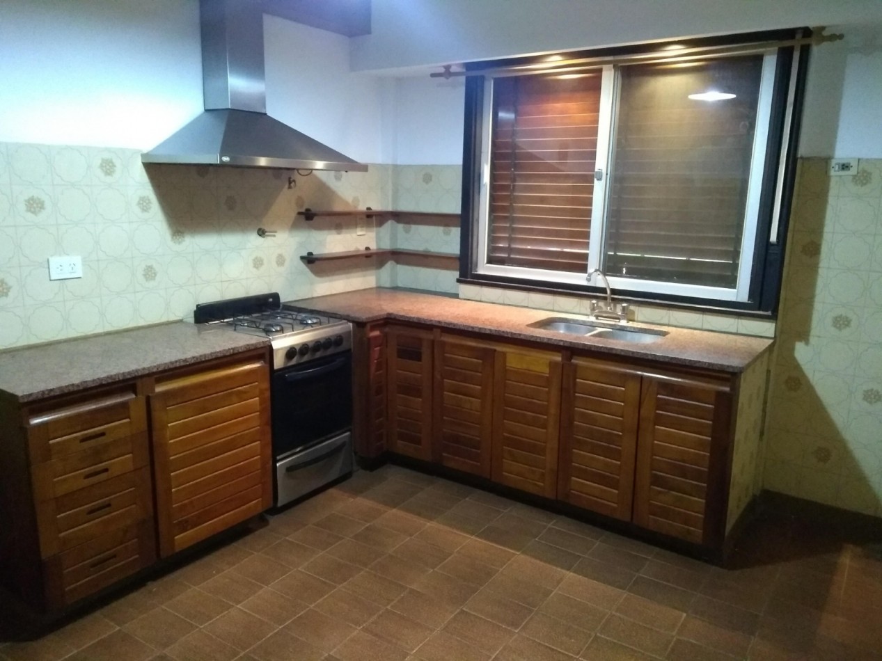 DEPARTAMENTO 5 AMB VENDE CASTELAR 