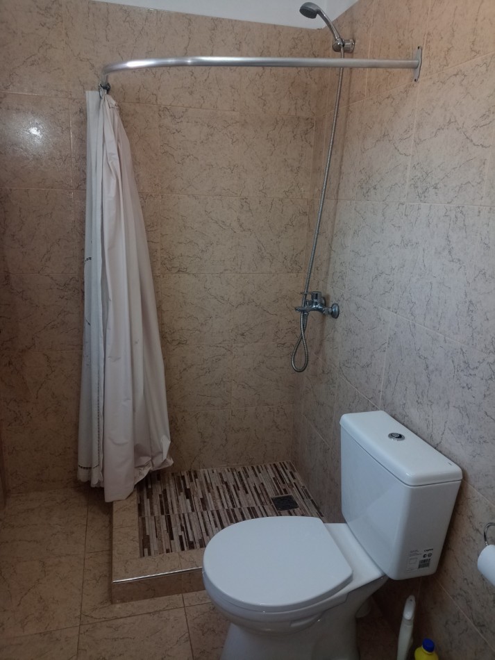 DEPARTAMENTO 5 AMB VENDE CASTELAR 