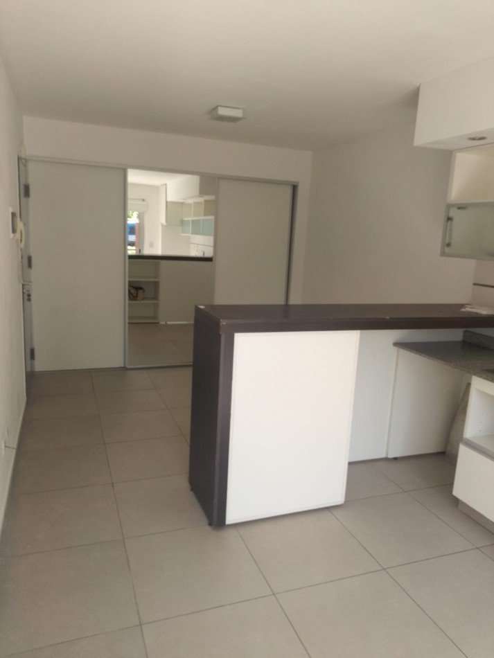 MONOAMBIENTE ALQUILA MORON