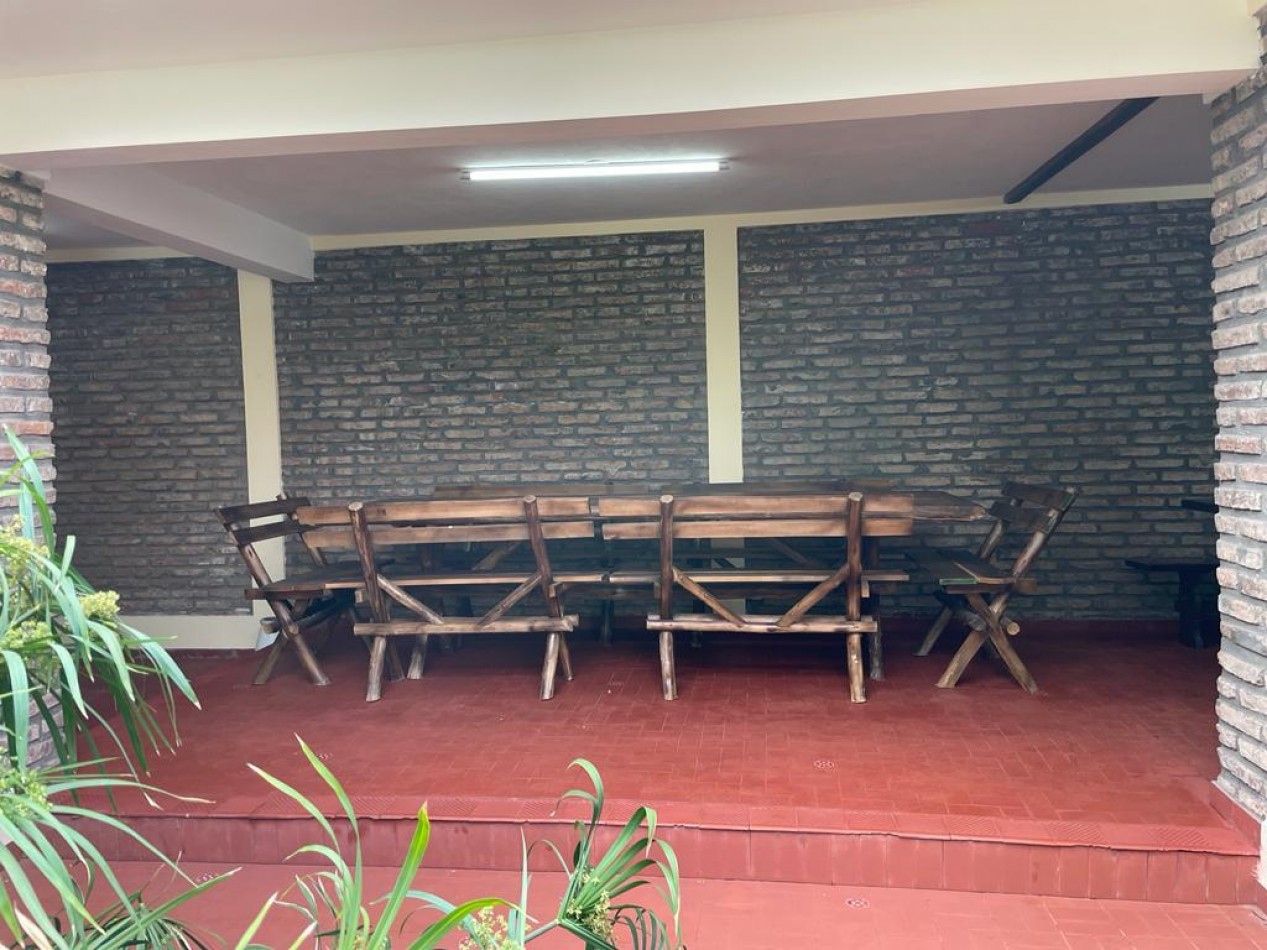 CHALET 4 AMB VENDE ITUZAINGO