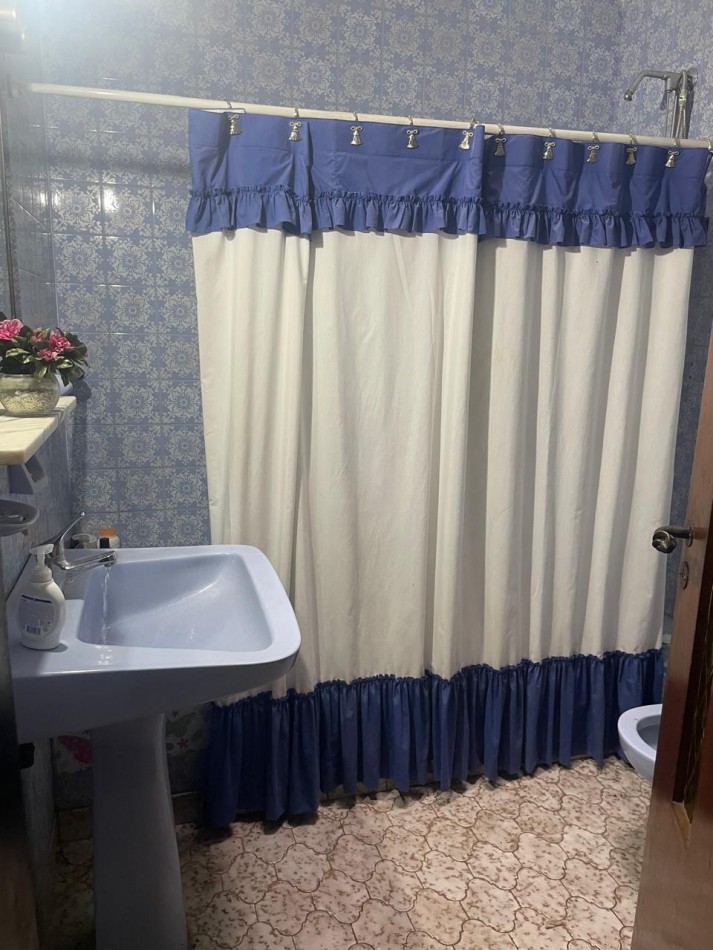 CHALET 4 AMB VENDE ITUZAINGO