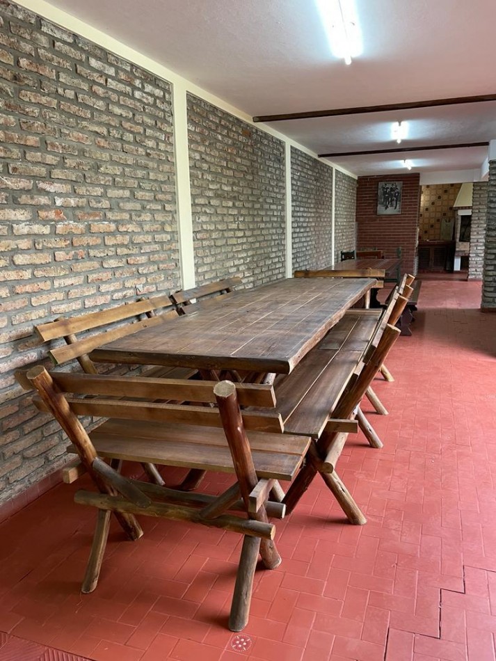 CHALET 4 AMB VENDE ITUZAINGO