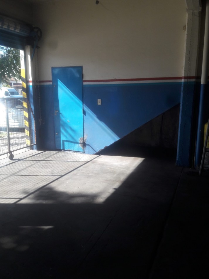 LOCAL COMERCIAL EN AV. ALQUILA CASTELAR