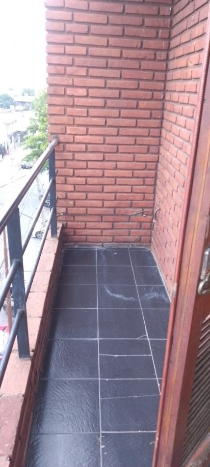 DEPARTAMENTO DE 2 AMB C/BALCON FTE ALQUILA MORON
