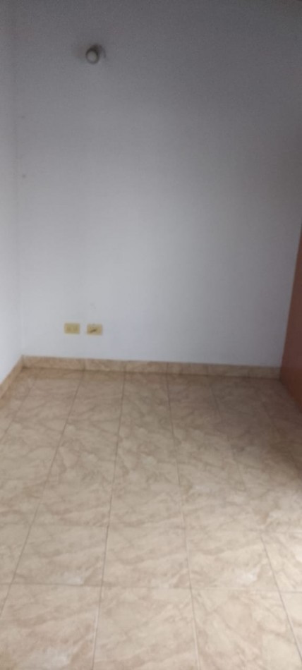 DEPARTAMENTO DE 2 AMB C/BALCON FTE ALQUILA MORON