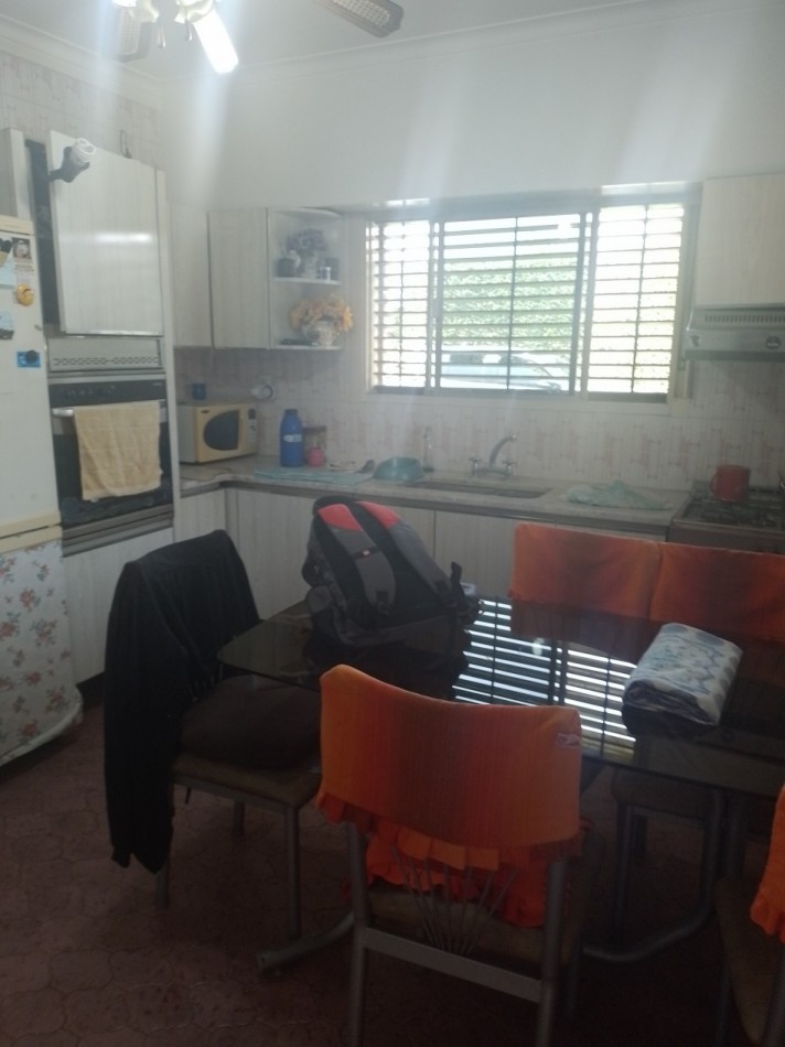 CHALET 4 AMB VENDE ITUZAINGO