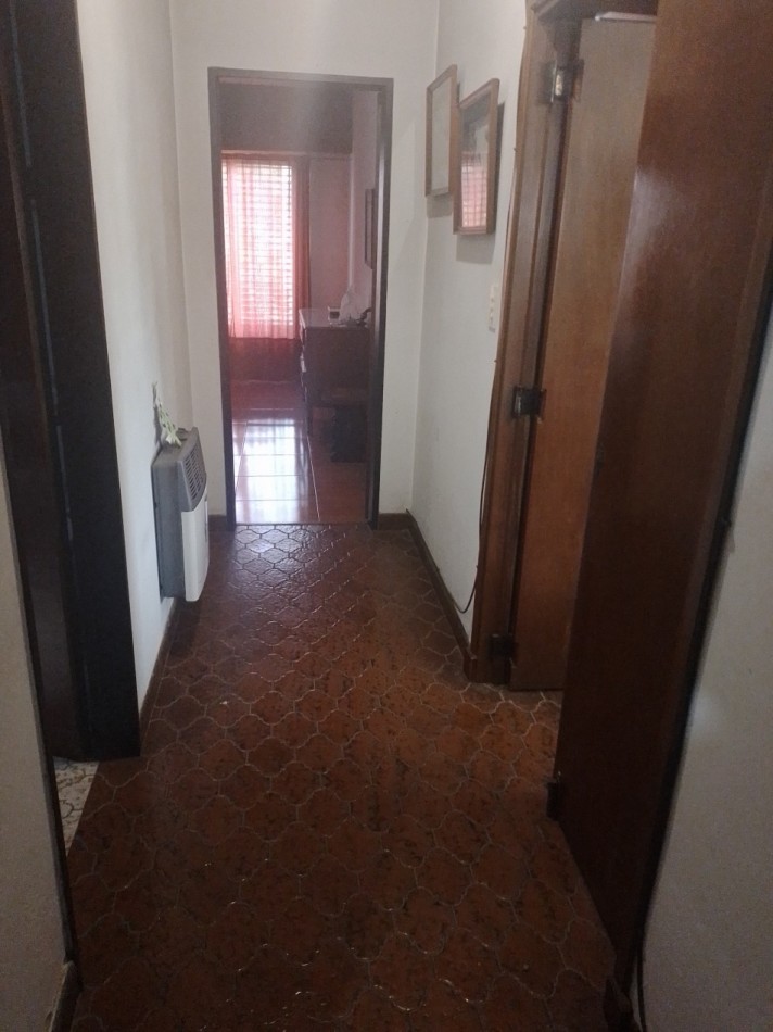 CHALET 4 AMB VENDE ITUZAINGO
