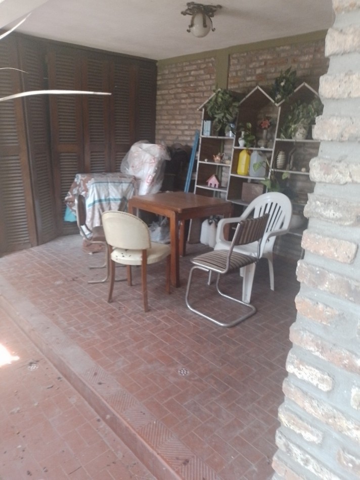 CHALET 4 AMB VENDE ITUZAINGO