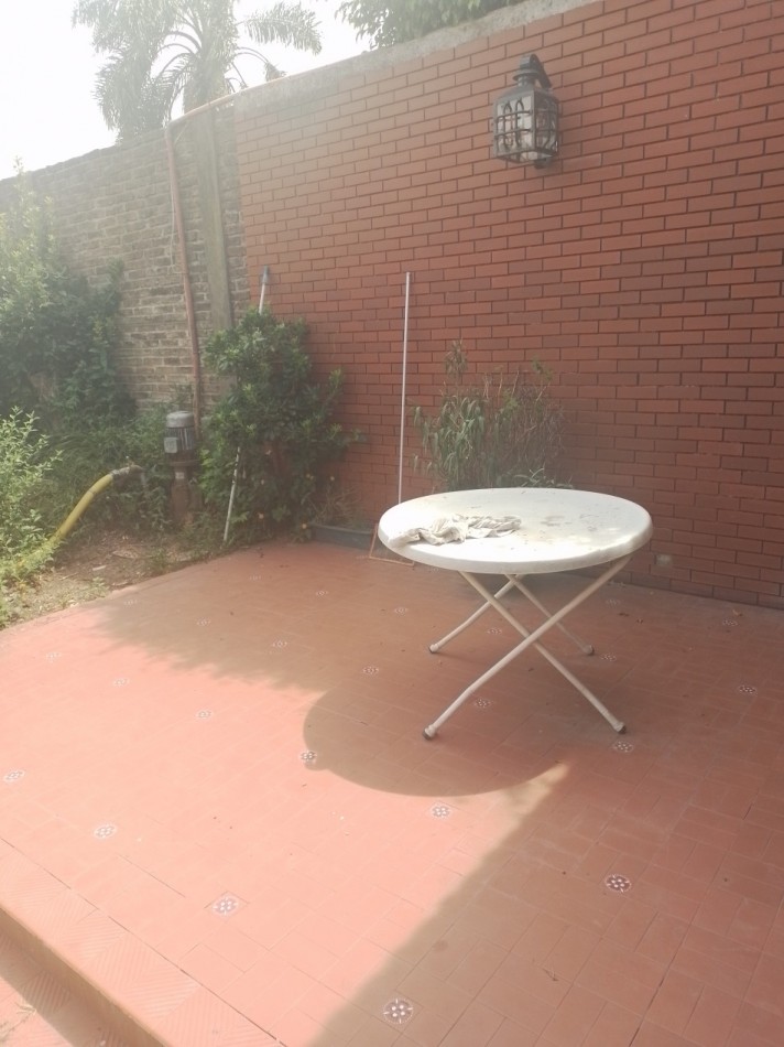 CHALET 4 AMB VENDE ITUZAINGO